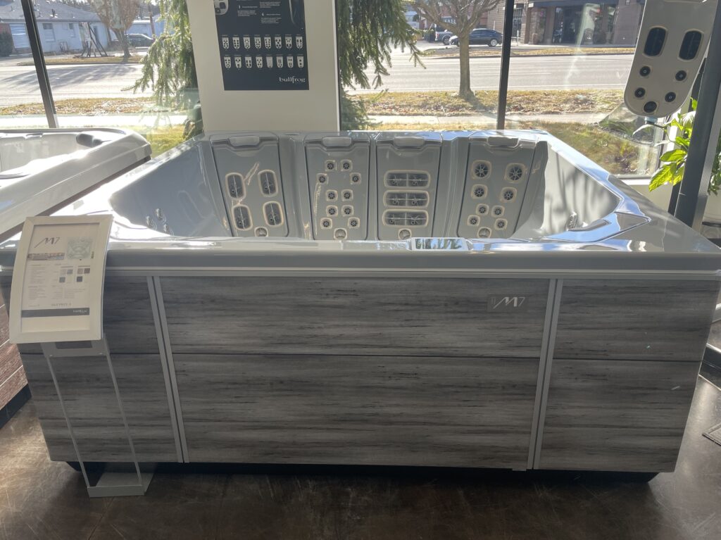 Bullfrog M7 Hot Tubs Spokane Valley