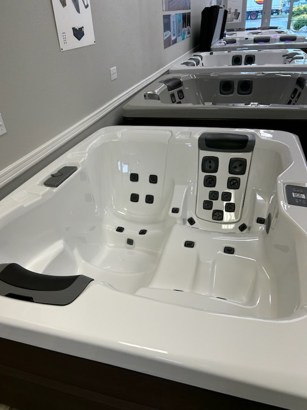 Hot Tub For Store Spokane Valley